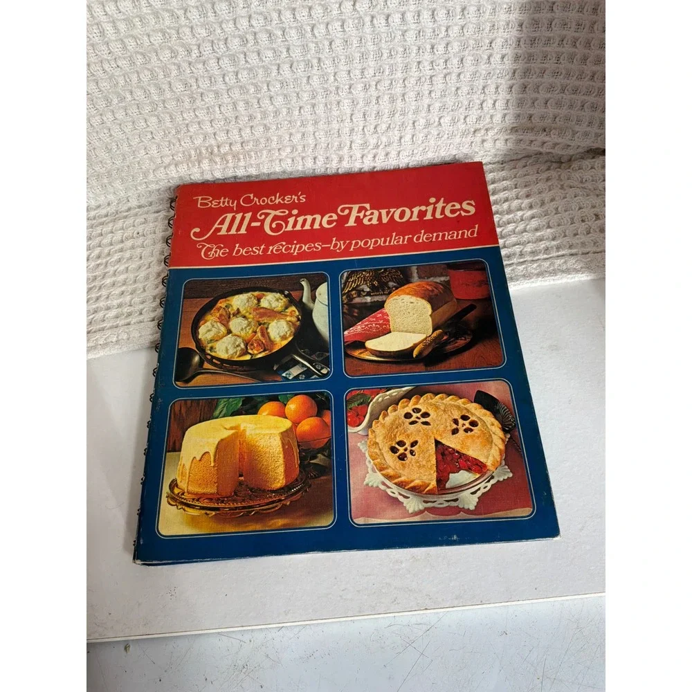 Vintage Betty Crocker All-Time Favorites Cookbook 1974 Spiral Bound Blue Red